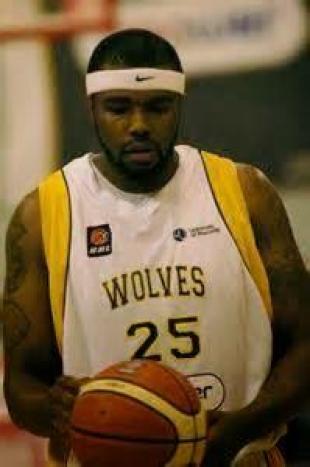 Justin Dobbins se sum� a San Mart�n de Corrientes