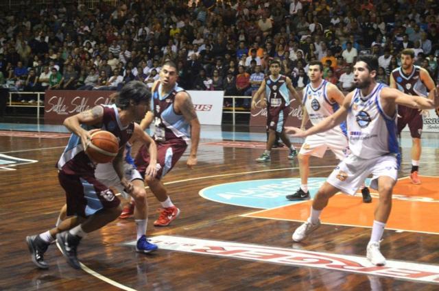 Gimnasia, Echag�e y Tiro tambi�n a cuartos