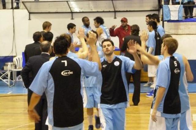 Ober� Tenis Club comenz� a armarse