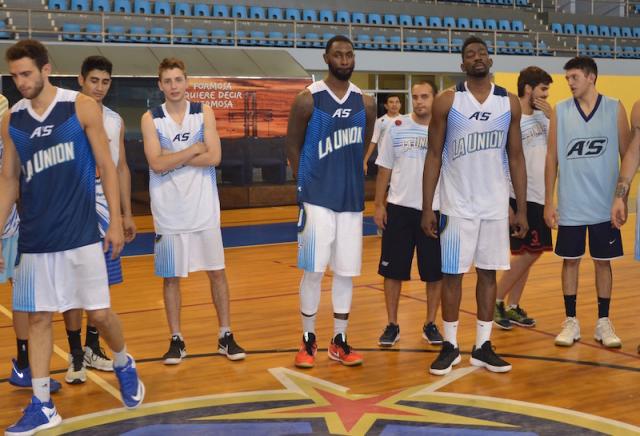 La Uni�n puso primera con Spurlock como refuerzo