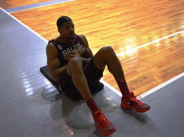 Operaron con �xito al for�neo de Salta Basket